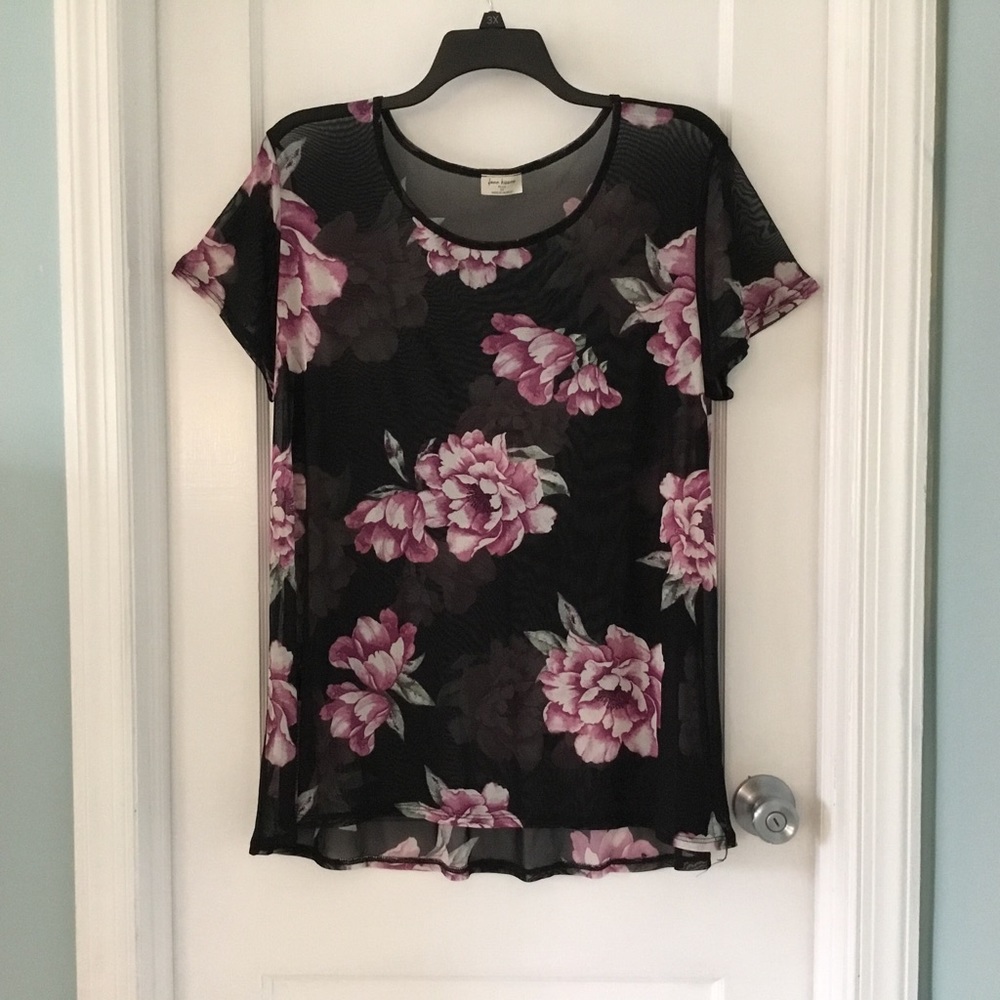 Free Kisses black with roses sheer short sleeve T tee shirt, size 3X, exc cond